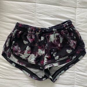 Lululemon shorts 2.5 inseam